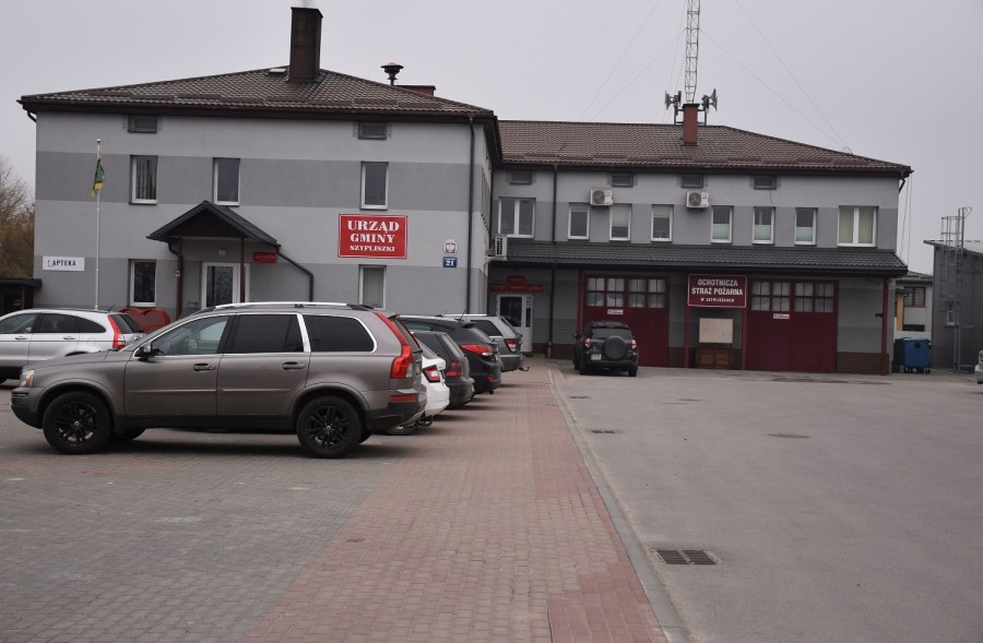 Szypliszki. Suwalska firma dostarczy przyczepę do przewozu wody pitnej oraz ciągnik komunalny