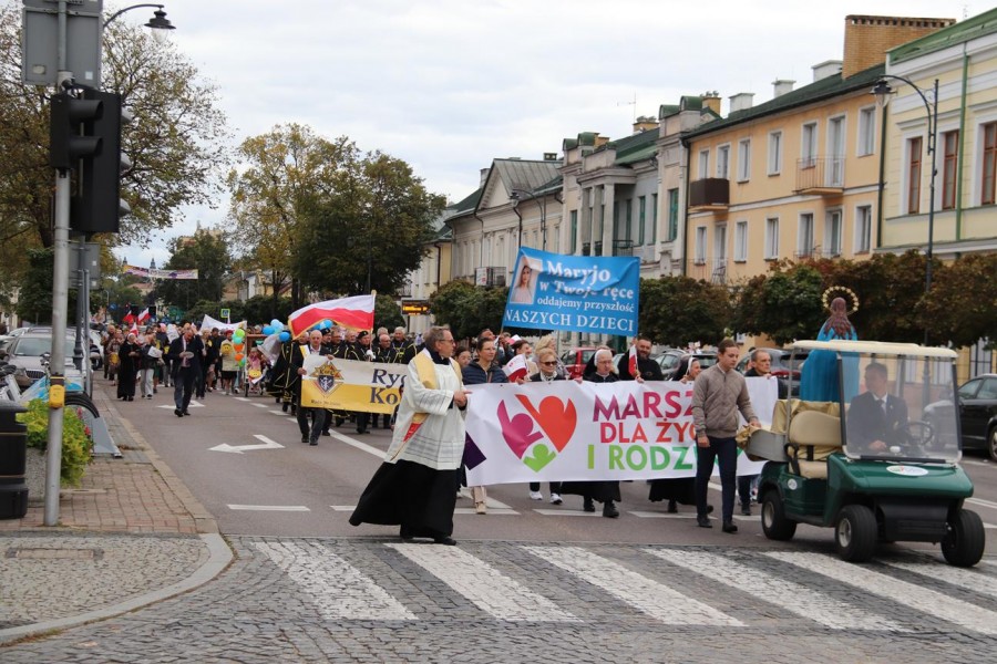 008marsz-dla-zycia-i-rodziny-suwalki-2025-25.jpg