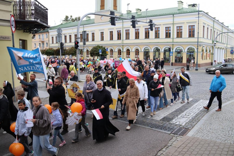 010marsz-dla-zycia-i-rodziny-suwalki-2025-28.jpg