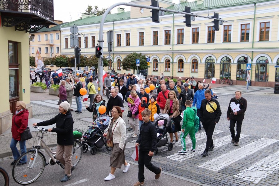 019marsz-dla-zycia-i-rodziny-suwalki-2025-47.jpg