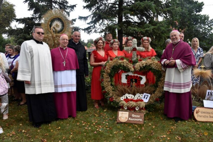 Wieńce z Suwalszczyzny z nagrodami na Dożynkach Diecezji Ełckiej [zdjęcia]