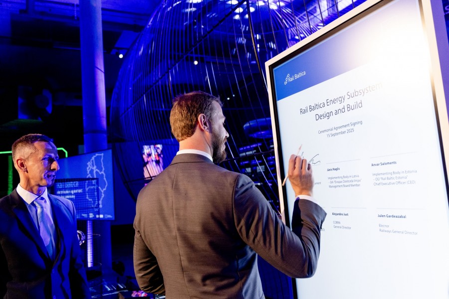Hiszpańskie firmy zelektryfikują linię Rail Baltica. Kraje bałtyckie podpisały historyczną umowę
