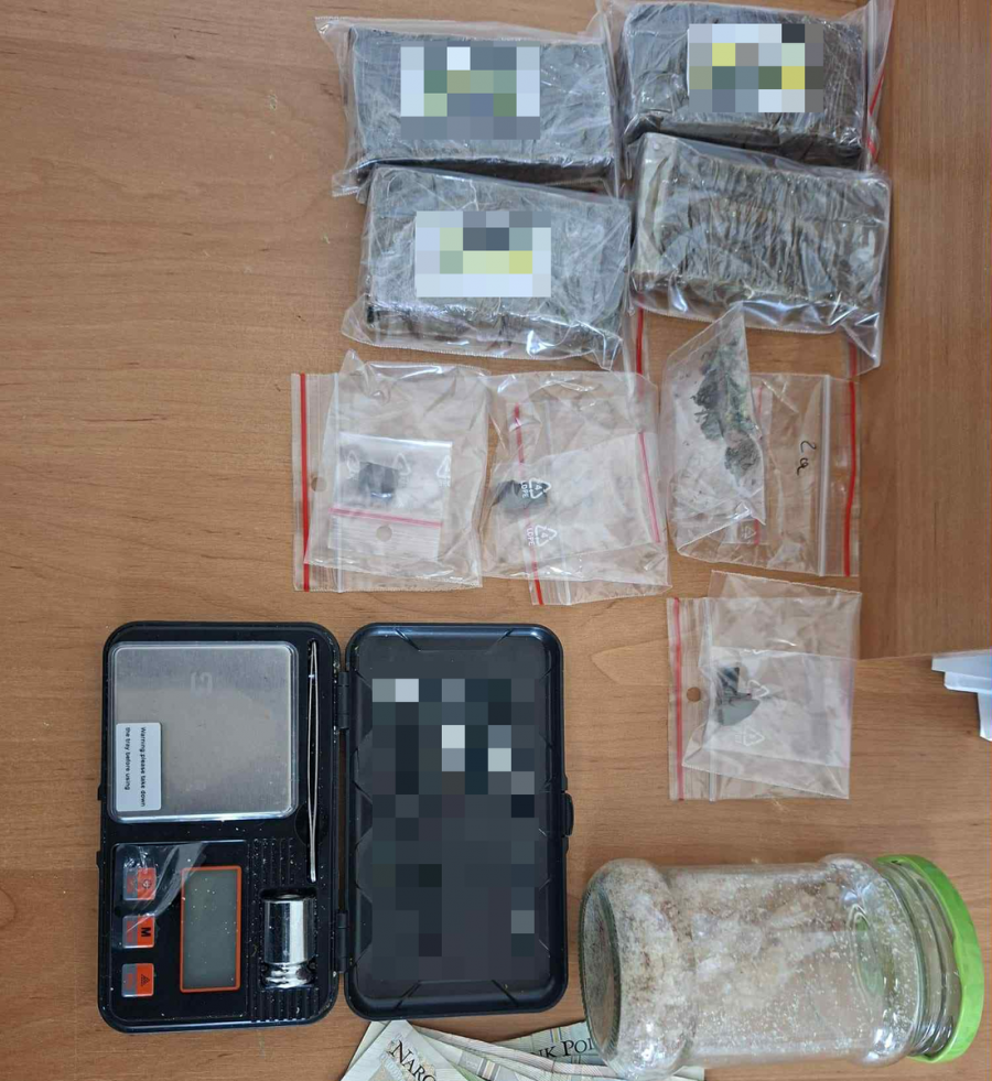 Suwałki. Narkotyki miał schowane w kuchni, pół kilo na własny użytek