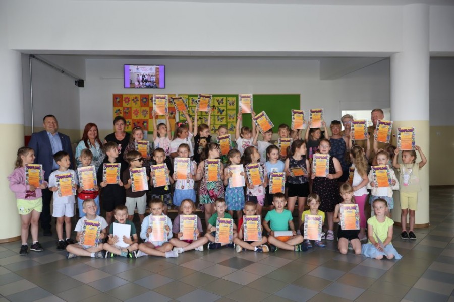 Raczki. Jak dorosnę, zostanę strażakiem. Uczniowie z zerówek uczestniczyli w zajęciach edukacyjnych