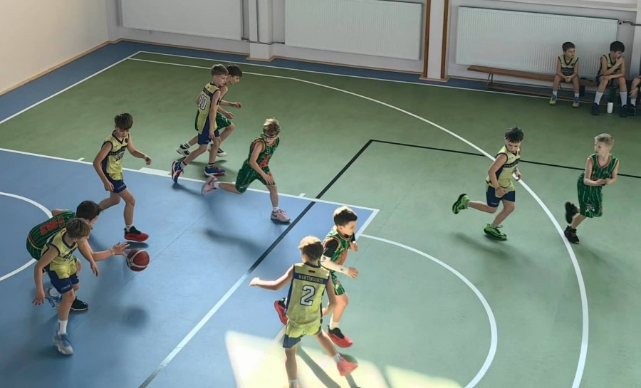 Młodzi koszykarze z Puńska pokonali rówieśników z Wilna