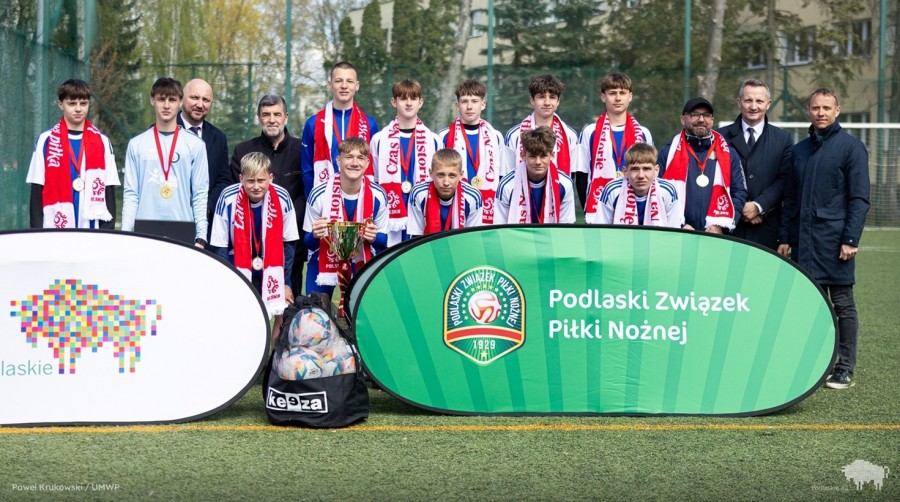 SP nr 11 w Suwałkach wygrała piłkarski Turniej o Puchar Marszałka [zdjęcia]