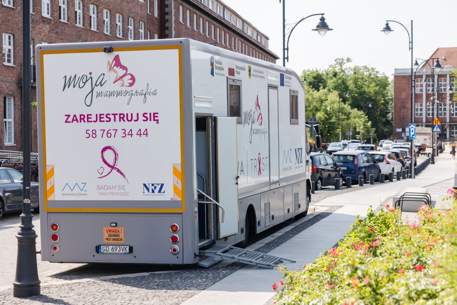 Rak nie daje urlopu. Odwiedź mammobus i zbadaj piersi!
