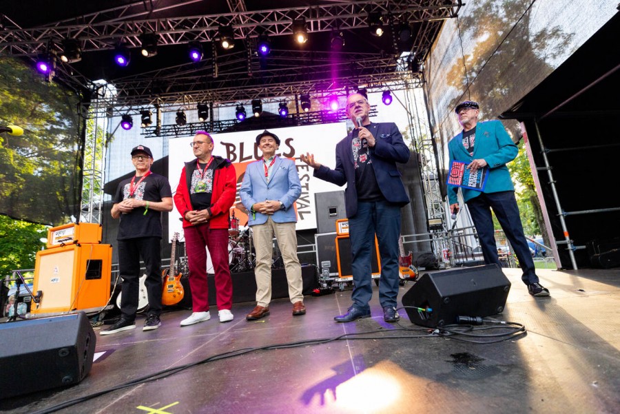 r52_8963_easy-resize.com_.jpg