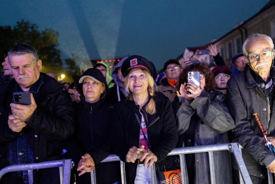 r52_9820_easy-resize.com_.jpg