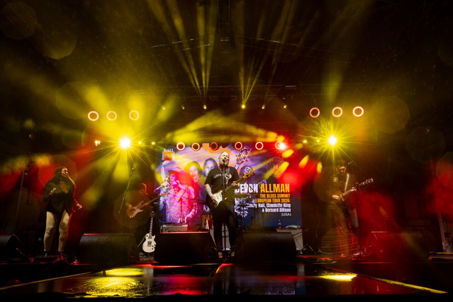 r52_9843_easy-resize.com_.jpg