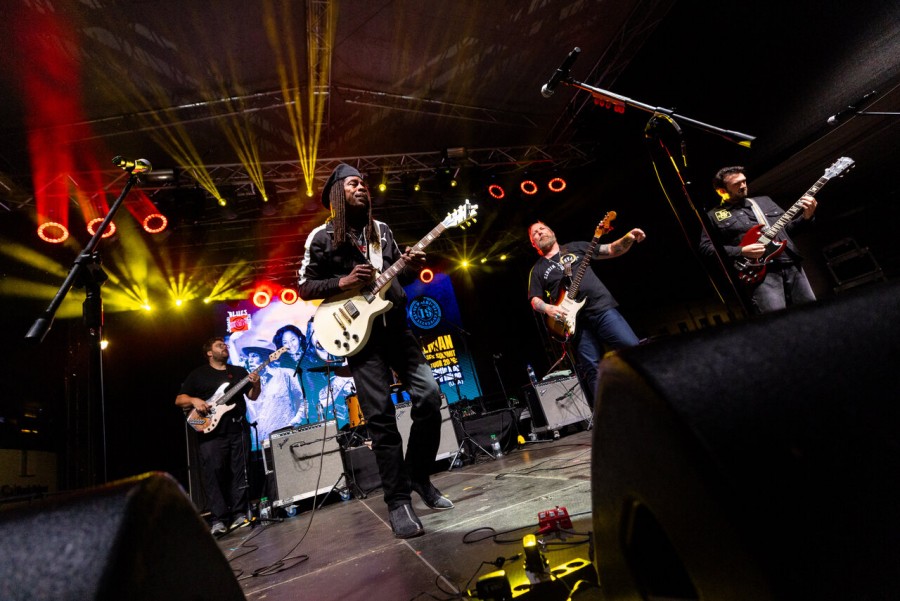 r52_9875_easy-resize.com_.jpg