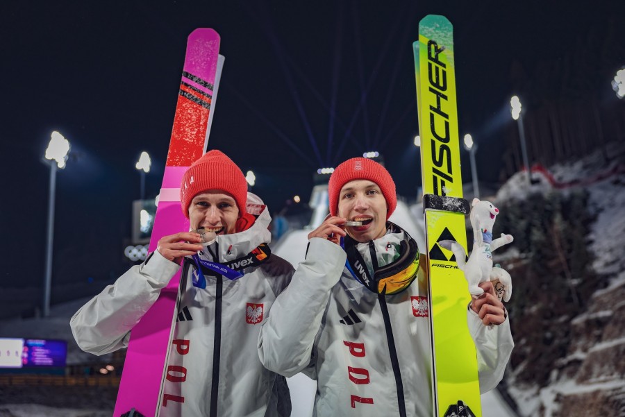 Polacy wicemistrzami olimpijskimi w skokach narciarskich duetów! Kto by się spodziewał?!