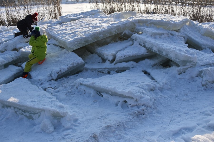 Zamarzło paliwo, w Suwałkach przy gruncie było  -35°C. Oby do środy