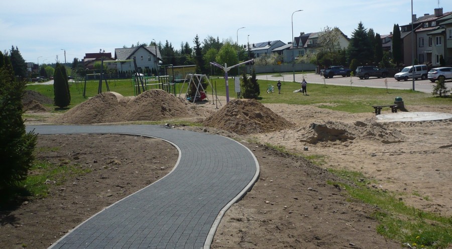 Suwałki. Do końca maja ma powstać park, siłownia i boisko na Osiedlu Hańcza [zdjęcia]