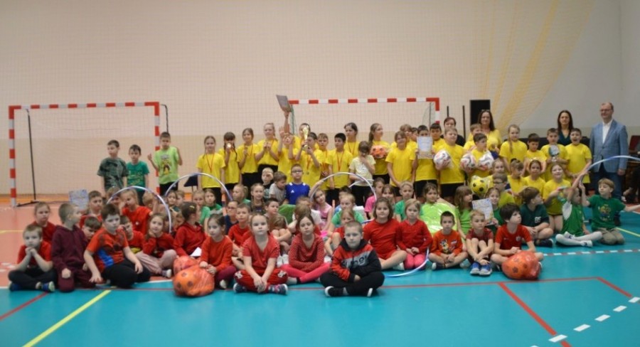 Powitanie wiosny na sportowo. W Raczkach odbył się turniej klas I-III [zdjęcia]
