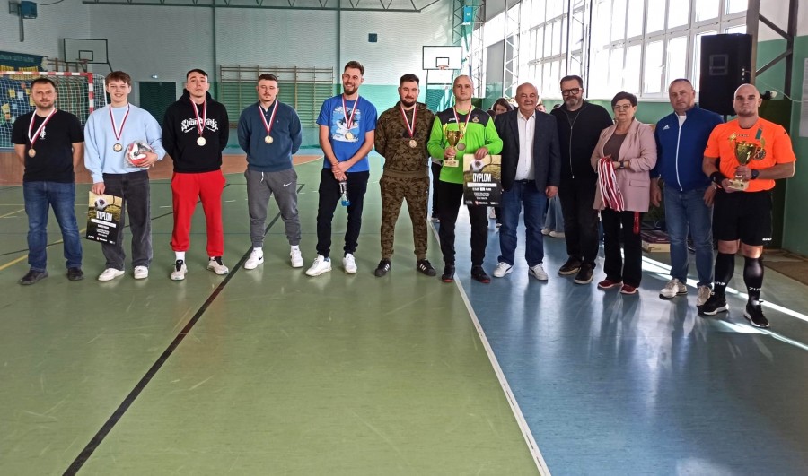 Halowy Turniej Piłki Nożnej o Puchar Wójta Gminy Wiżajny. Emocje, ruch i zabawa [wideo i zdjęcia] 