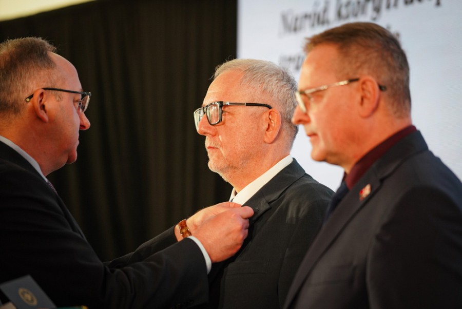 Suwalczanin Jarosław Schabieński ze złotym medalem Reipublicae Memoriae Meritum [zdjęcia]