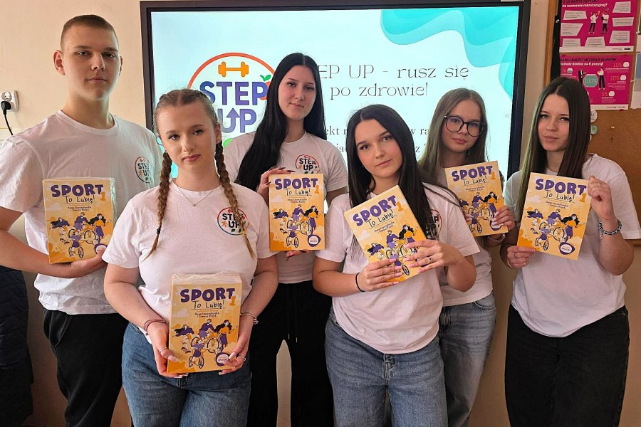 Uczniowie Zespołu Szkół nr 4 w Suwałkach namawiają do aktywnego stylu życia. Krok ku zdrowiu [foto]