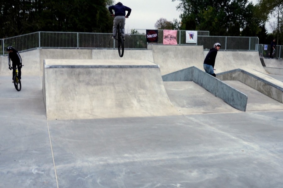 clip0224.mxf.00_15_58_02.still002.jpg