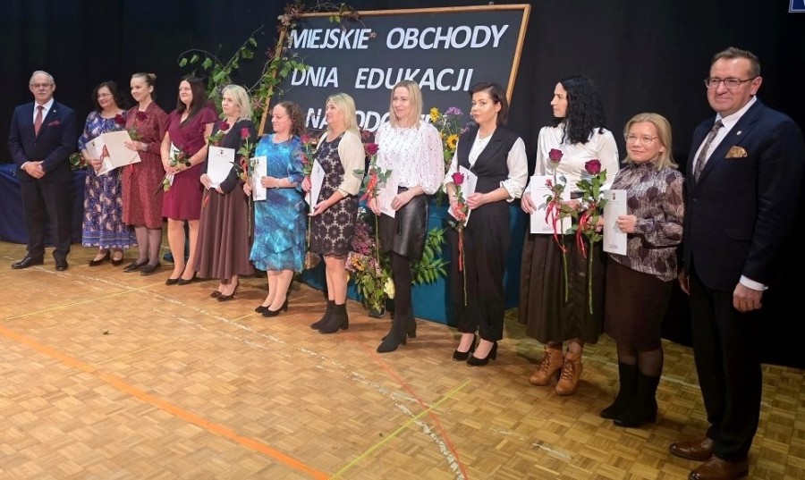 W Dniu Edukacji Narodowej 52 nauczycieli z nagrodami prezydenta Suwałk [foto]