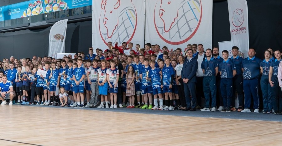 Młodzi siatkarze SUKSS Suwałki zawojowali wojewódzki finał Kinder Sport. Tłumnie do Gliwic [zdjęcia]