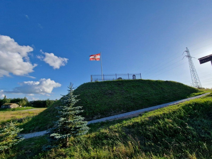 kopiec_12_08_26__1_.jpg