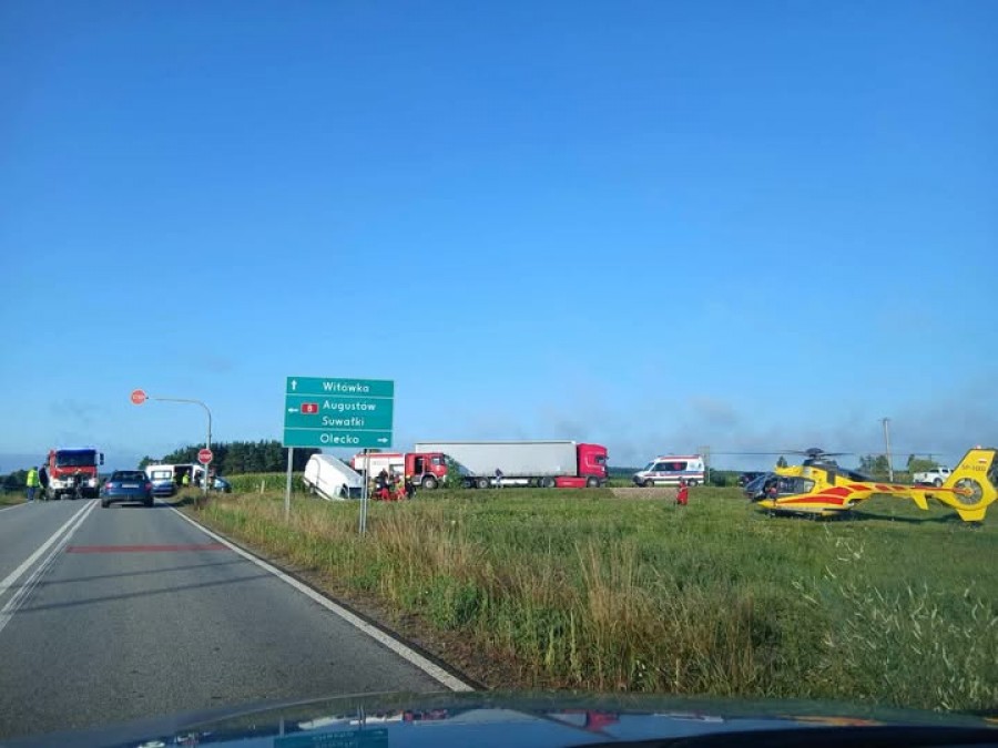 Wypadek drogowy pod Raczkami. Jedna osoba trafiła do szpitala