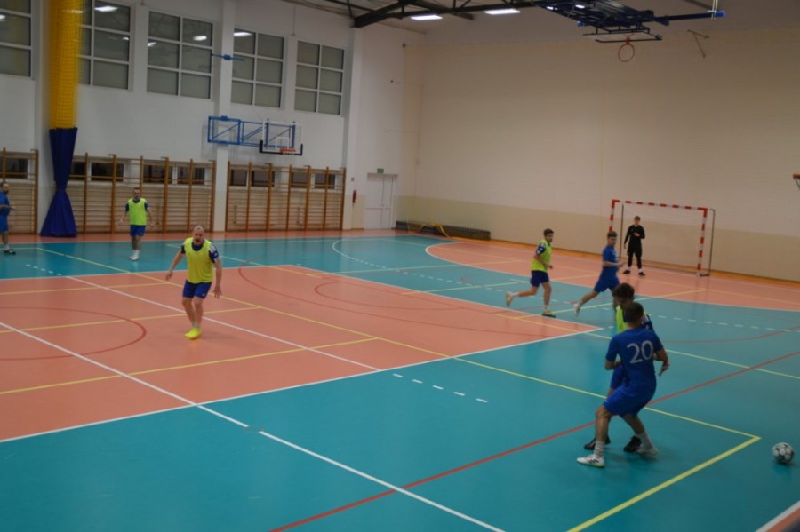 Halowa Liga o Puchar Wójta Gminy Raczki przekroczyła półmetek