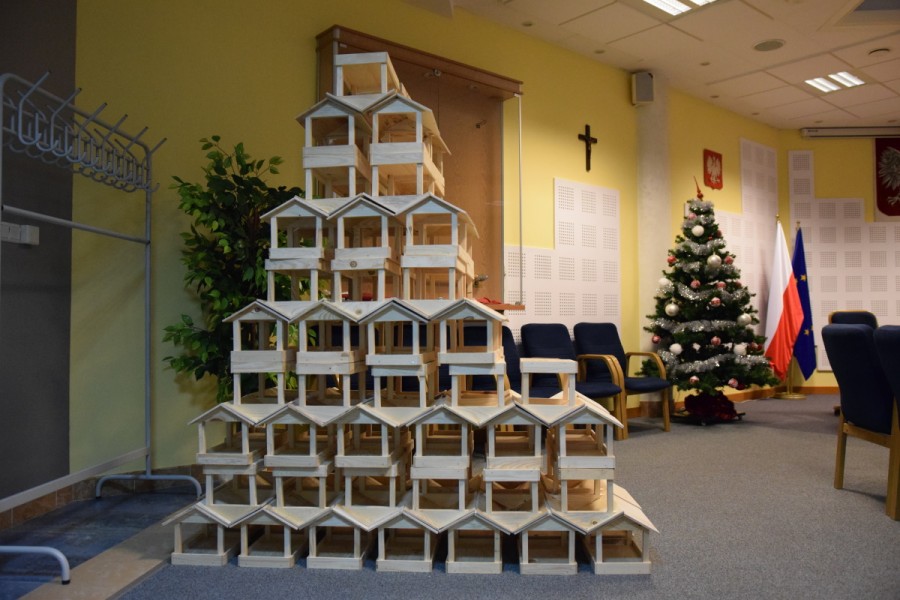 Suwałki. Darmowe karmniki dla ptaków - kto pierwszy ten lepszy 