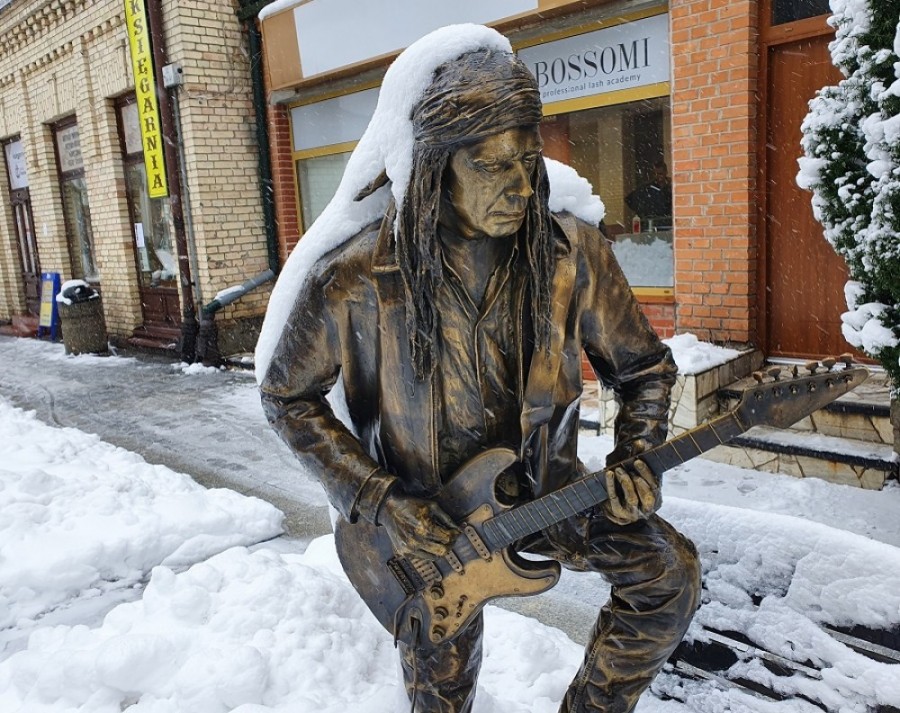 Ostrzeżenia przed zawiejami i zamieciami śnieżnymi. Popada i u nas