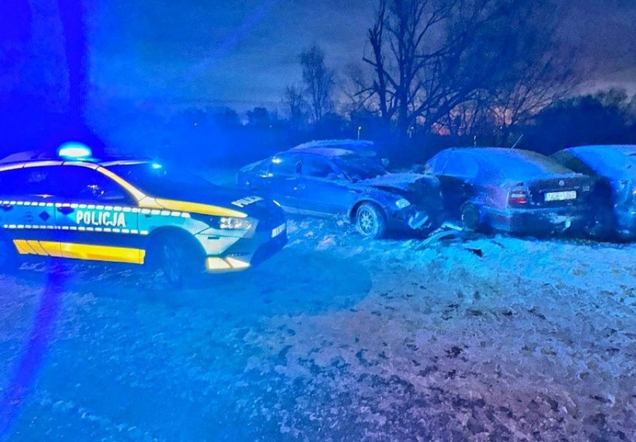 Nietrzeźwa mieszkanka Olecka uszkodziła cztery samochody