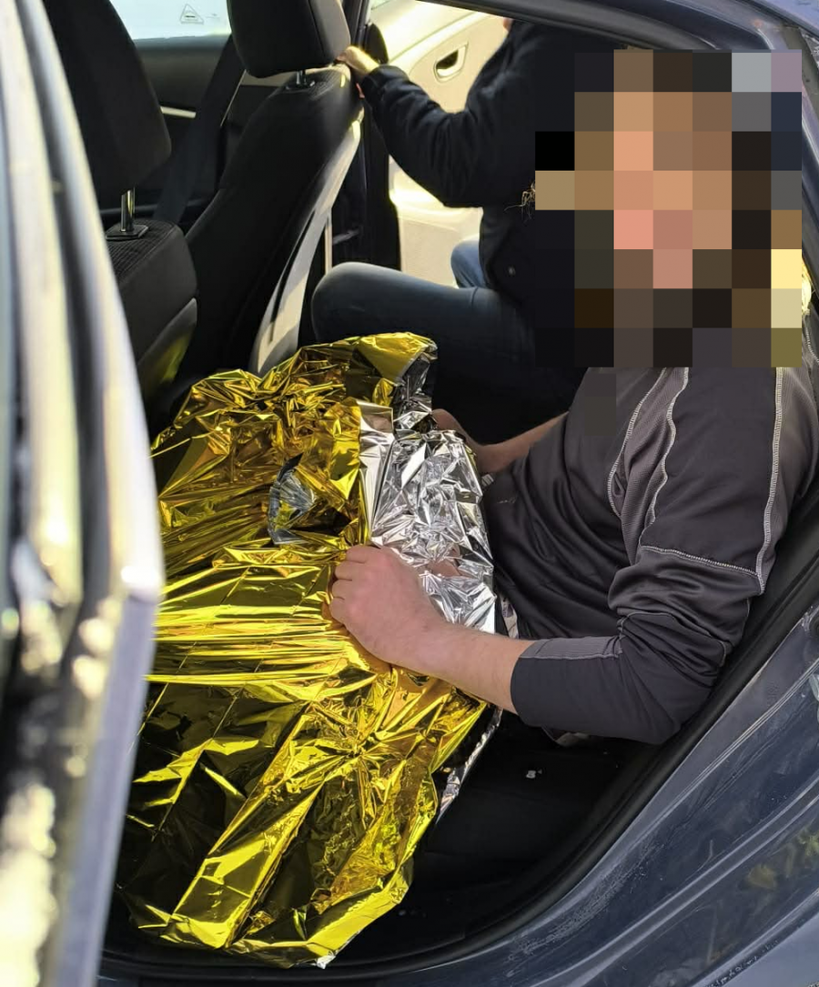 Suwalczanin po kłótni wyskoczył przez balkon ubrany tylko w koszulkę i spodnie. Odnalazła go policja