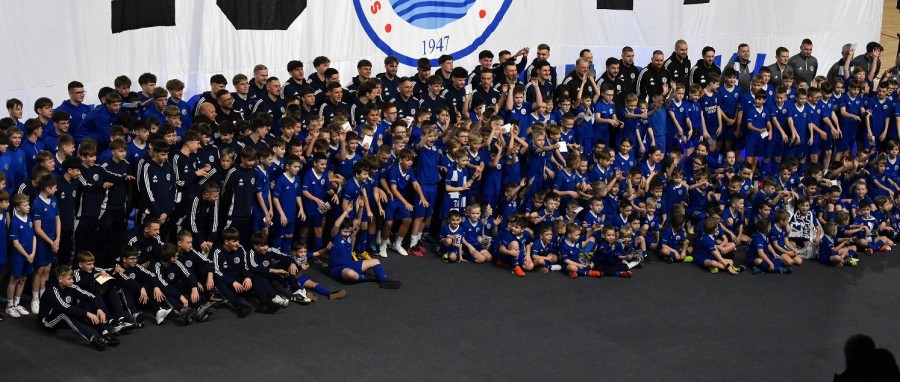 Wigry Suwałki od skrzatów po trzecioligowców i legendy klubu. Pół tysiąca zawodników [zdjęcia]