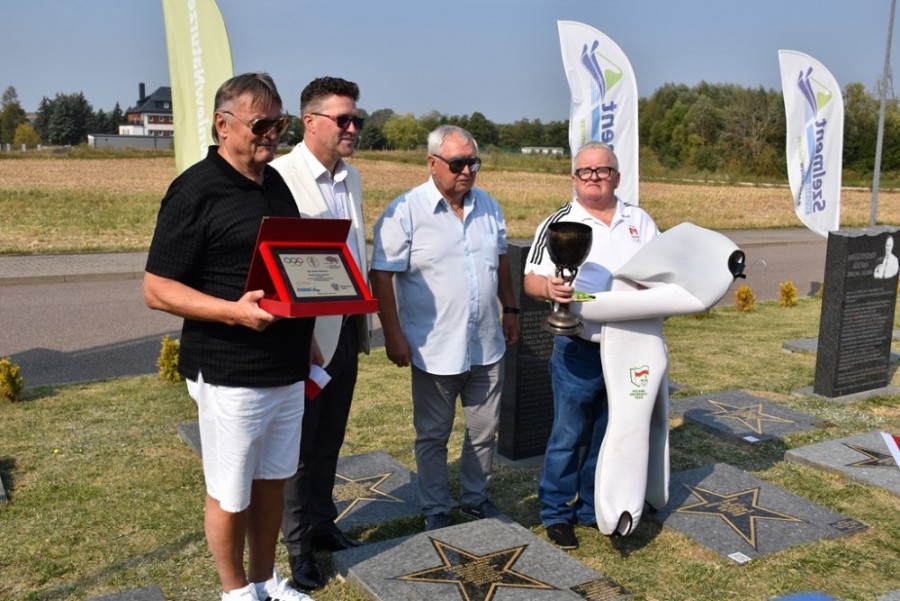 Mistrzowie olimpijscy, medaliści mistrzostw świata i Europy w WOSiR Szelment. Szczególna okazja