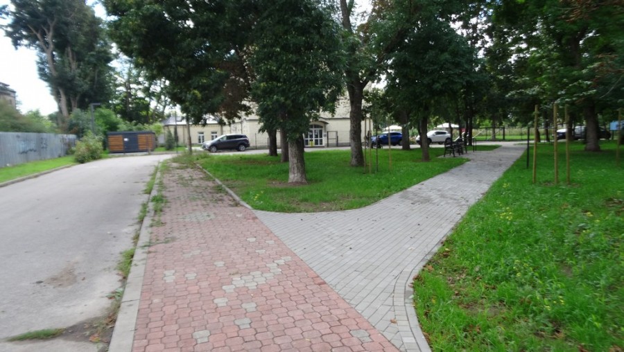 brzostowskiego_park_(7).jpg