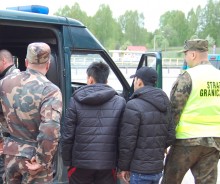 Wietnamczycy i Gruzini koło Augustowa