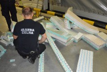 Podlascy celnicy przechwycili papierosy warte 100 tys. złotych