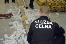 Rury izolowane papierosami. Przemyt za 1 mln 300 tys. zł