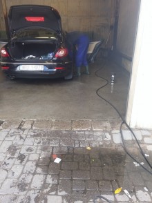 Pracowali nielegalnie w myjni samochodowej