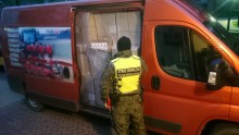 Bus wyładowany kontrabandą [zdjęcia]