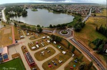 Nie odrywa się od ziemi, a i tak świat ogląda z lotu ptaka