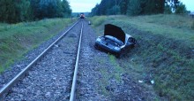Kierowca Volkswagena uderzył w pociąg