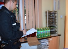 Ukradli 60 butelek wódki i napoje