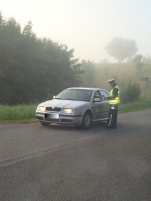 policjant_bada_stan_trzezwosci_alco_blow1.jpg