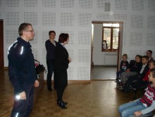 Nie wchodzić na lód i uważać na bakterie. Bezpieczne ferie w Raczkach