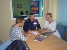 Policjanci radzą. Trwa Tydzień Pomocy Osobom Pokrzywdzonym Przestępstwem 