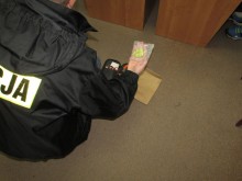 Suwałki. Z kradzionym miernikiem i narkotykami uciekał na rowerze