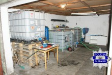 Spirytus rozlewał w garażu