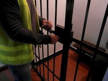 Olecko. Zatrzymali sprawcę kilka minut po włamaniu 