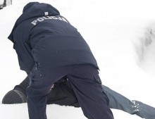 Dwaj mężczyźni uratowani przed wychłodzeniem